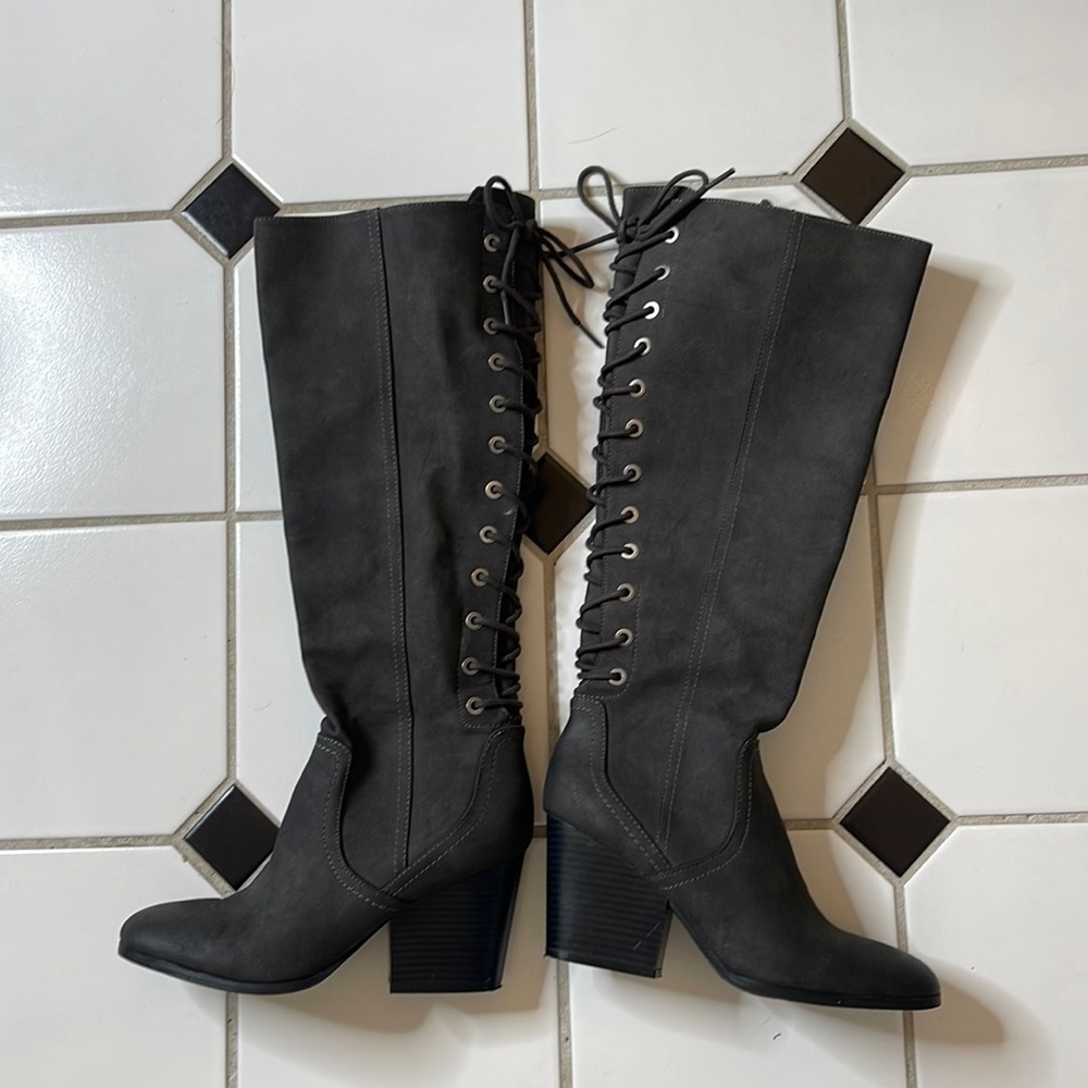Like new lace up tall boots.  Brand is Circus by Sam Edelman.  Worn once